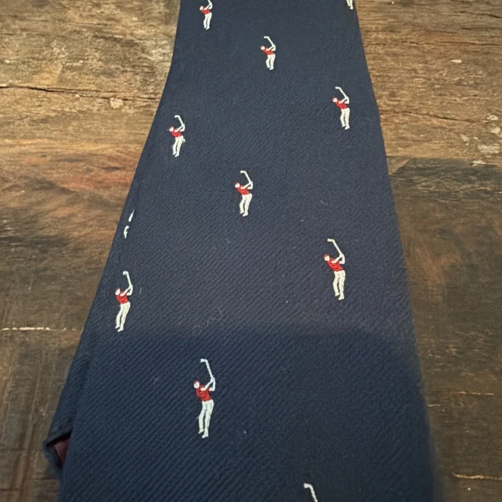 Pintail Navy Blue Golf Player Pattern Necktie!